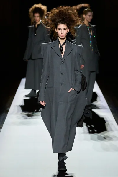 Look 34